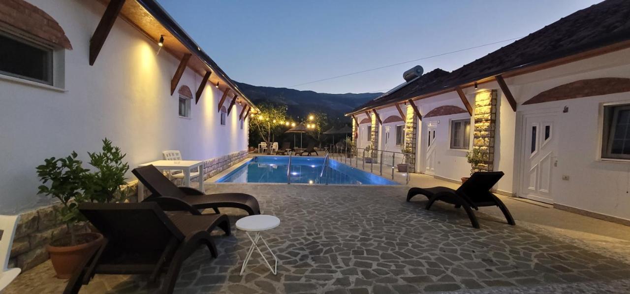 Guesthouse Lord Byron Tepelena Kültér fotó