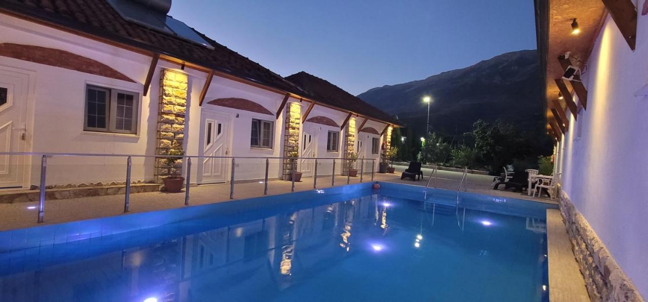 Guesthouse Lord Byron Tepelena Kültér fotó